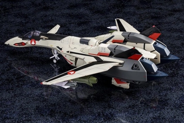 Arcadia Macross Plus 1/60 VF-19 with Fast Pack Premium Finish Action Figure