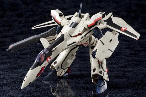 Arcadia Macross Plus 1/60 VF-19 with Fast Pack Premium Finish Action Figure