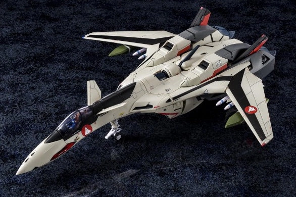 Arcadia Macross Plus 1/60 VF-19 with Fast Pack Premium Finish Action Figure