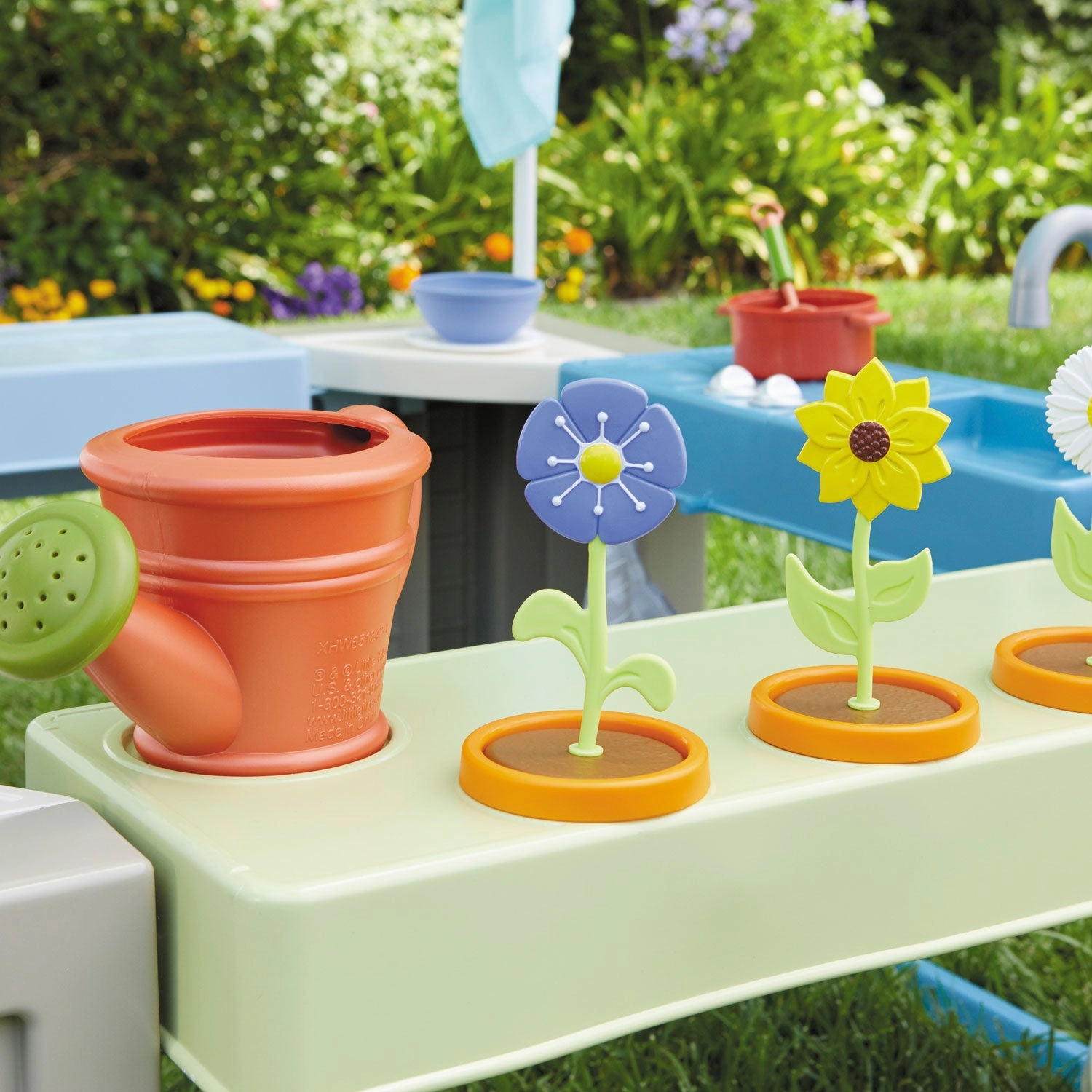 Backyard Bungalow House with Kitchen, Lemonade Stand, and Gardening Station