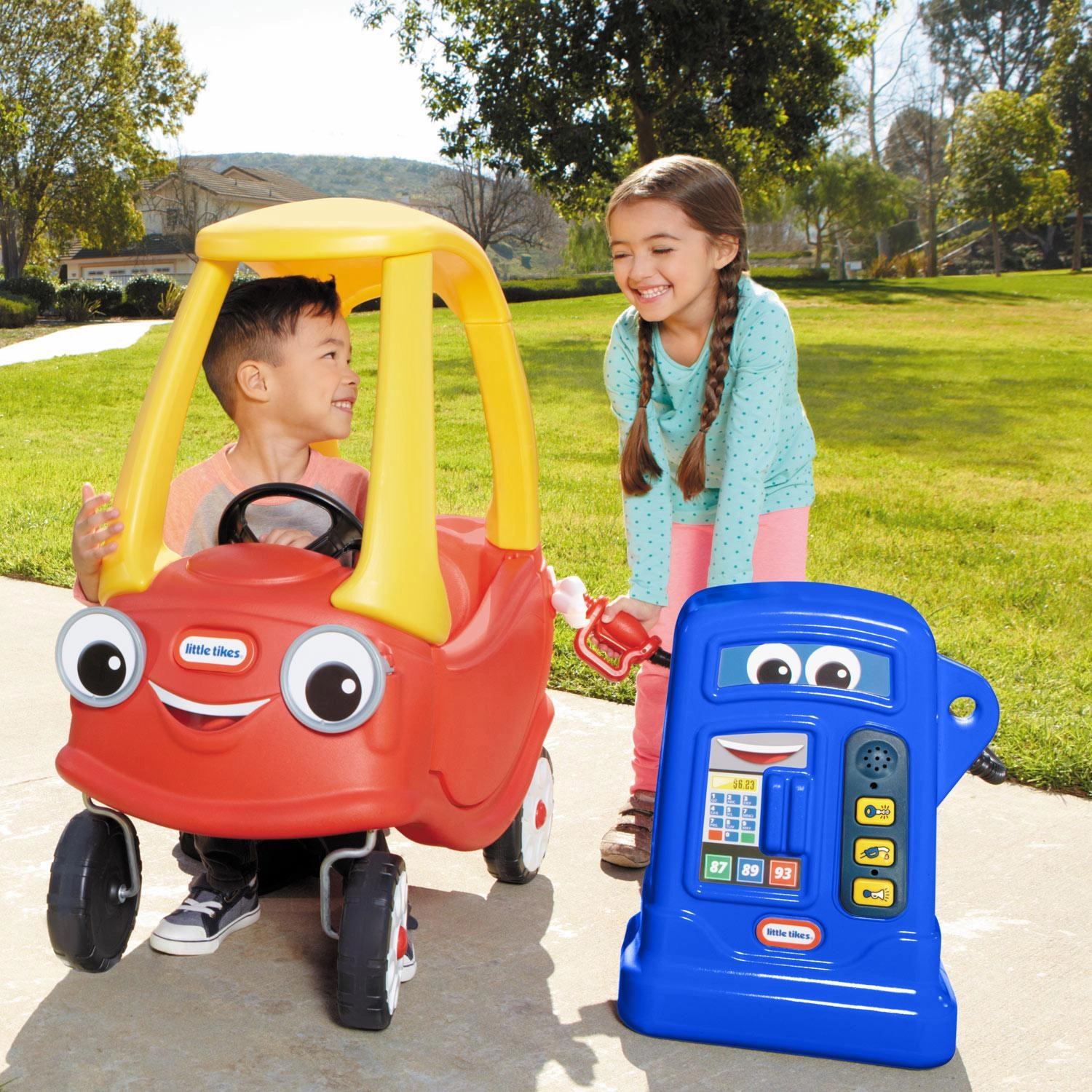 Cozy Pumper Blue  Interactive Gas Pump for Cozy Coupe Vehicles