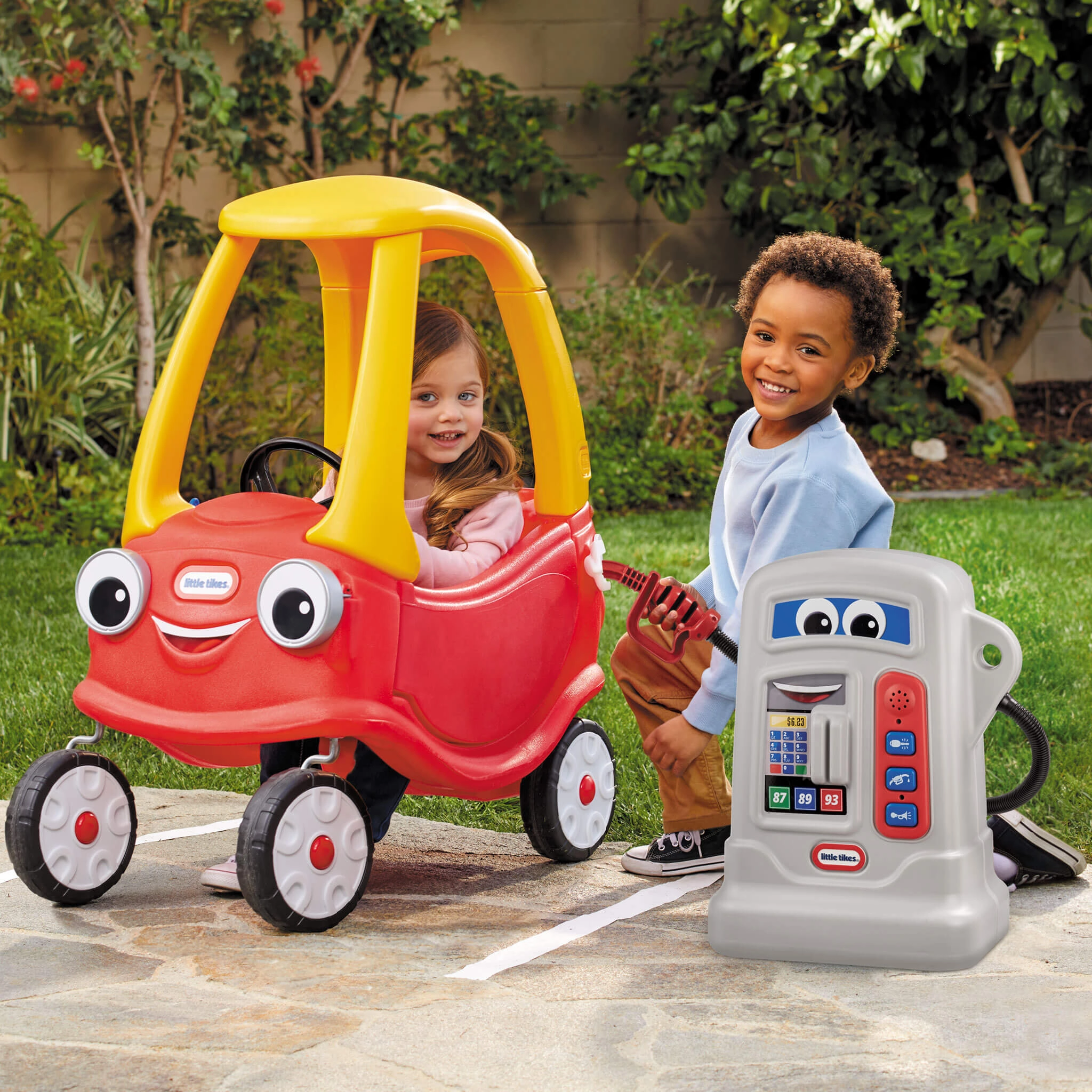 Cozy Pumper Grey  Interactive Gas Pump for Cozy Coupe Vehicles