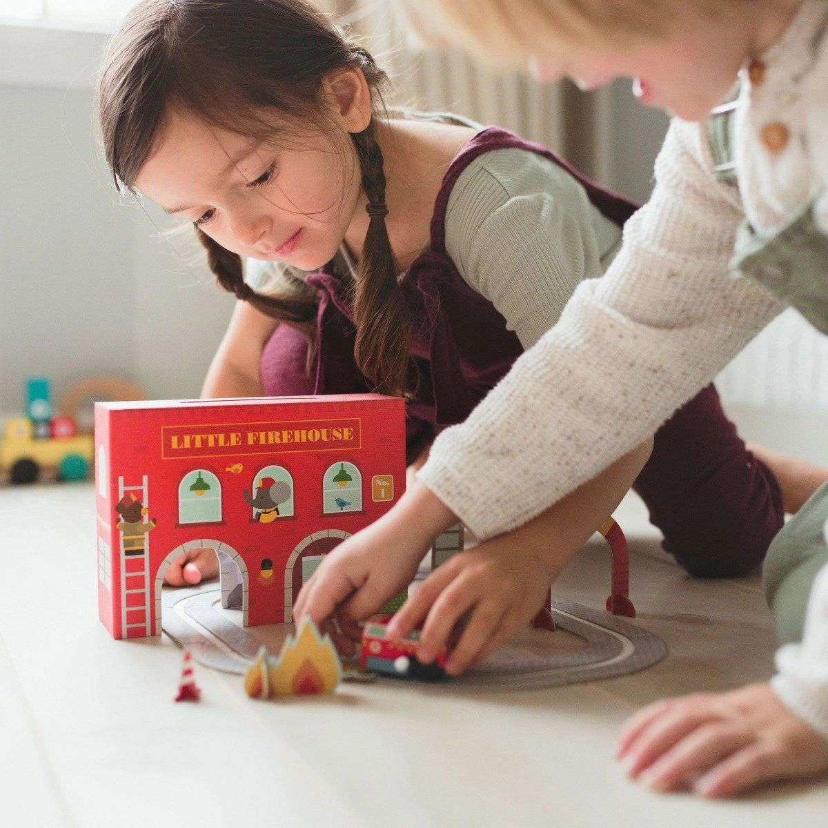 Firehouse Wind Up and Go Play set