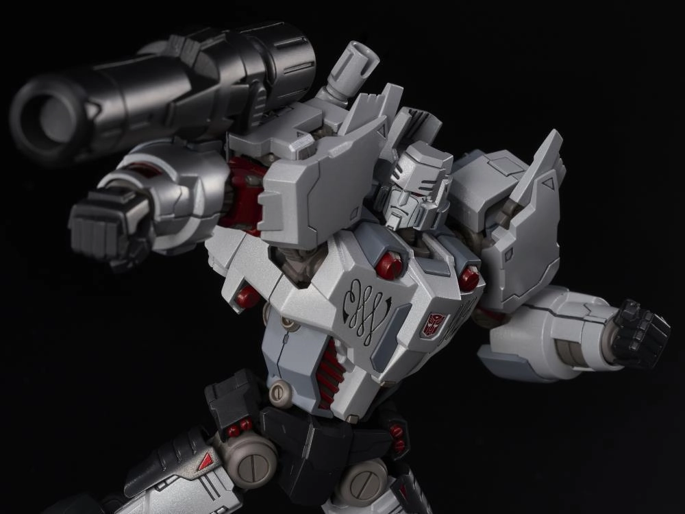 Flame Toys Furai 06 Transformers Megatron IDW (Autobot Ver) Model Kit