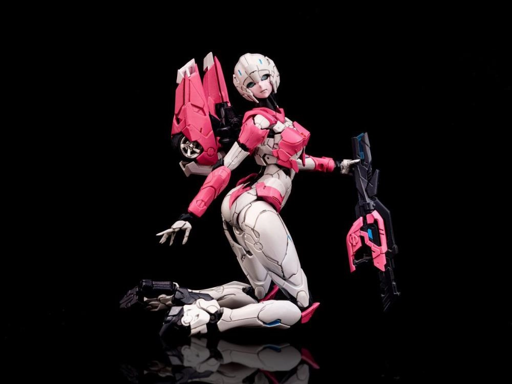 Flame Toys Furai 28 Transformers Arcee Model Kit