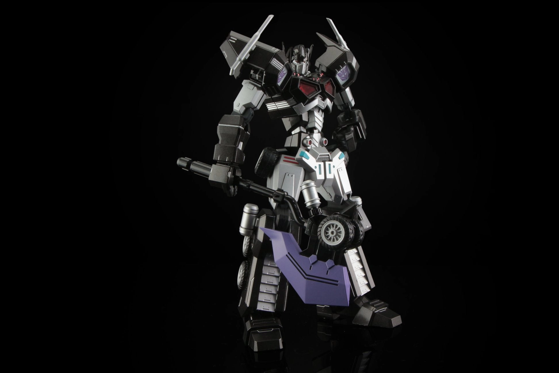 Flame Toys Furai Model Transformers Nemesis Prime {Attack Mode) Model Kit