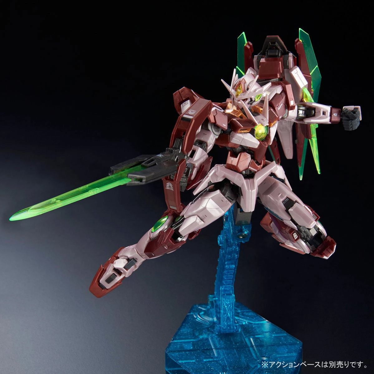 Gundam 1/144 Gundam 00 GNT-0000 OO Qan[T] (00 Quanta) Trans-Am Mode  Model Kit Exclusive