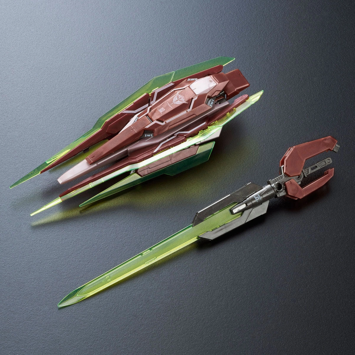 Gundam 1/144 Gundam 00 GNT-0000 OO Qan[T] (00 Quanta) Trans-Am Mode  Model Kit Exclusive