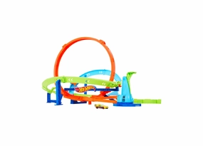 Hot Wheels Action Loop Cyclone Challenge Track Set with 1:64 Scale Toy Car