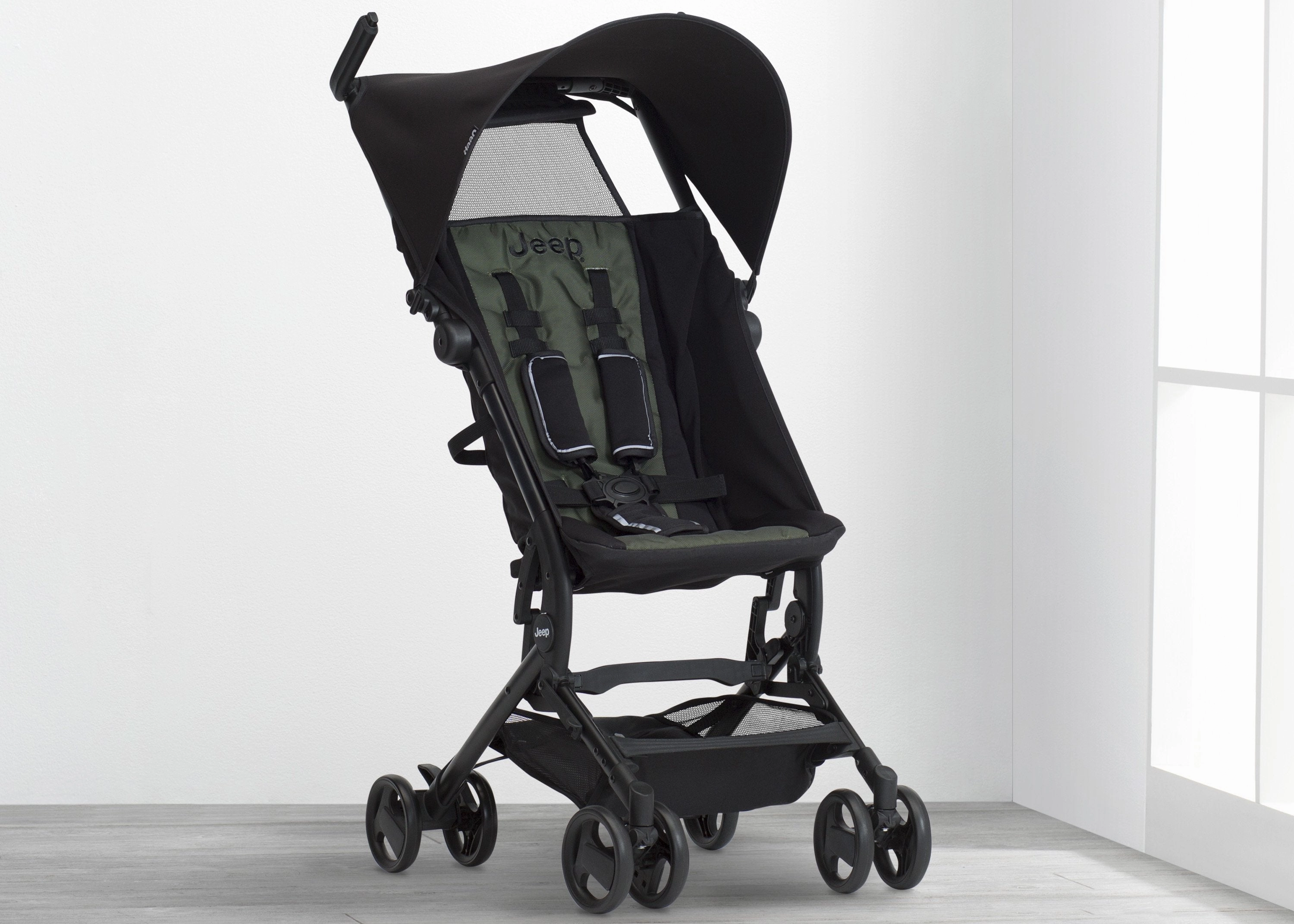 Jeep Clutch Plus Travel Stroller with Reclining Seat