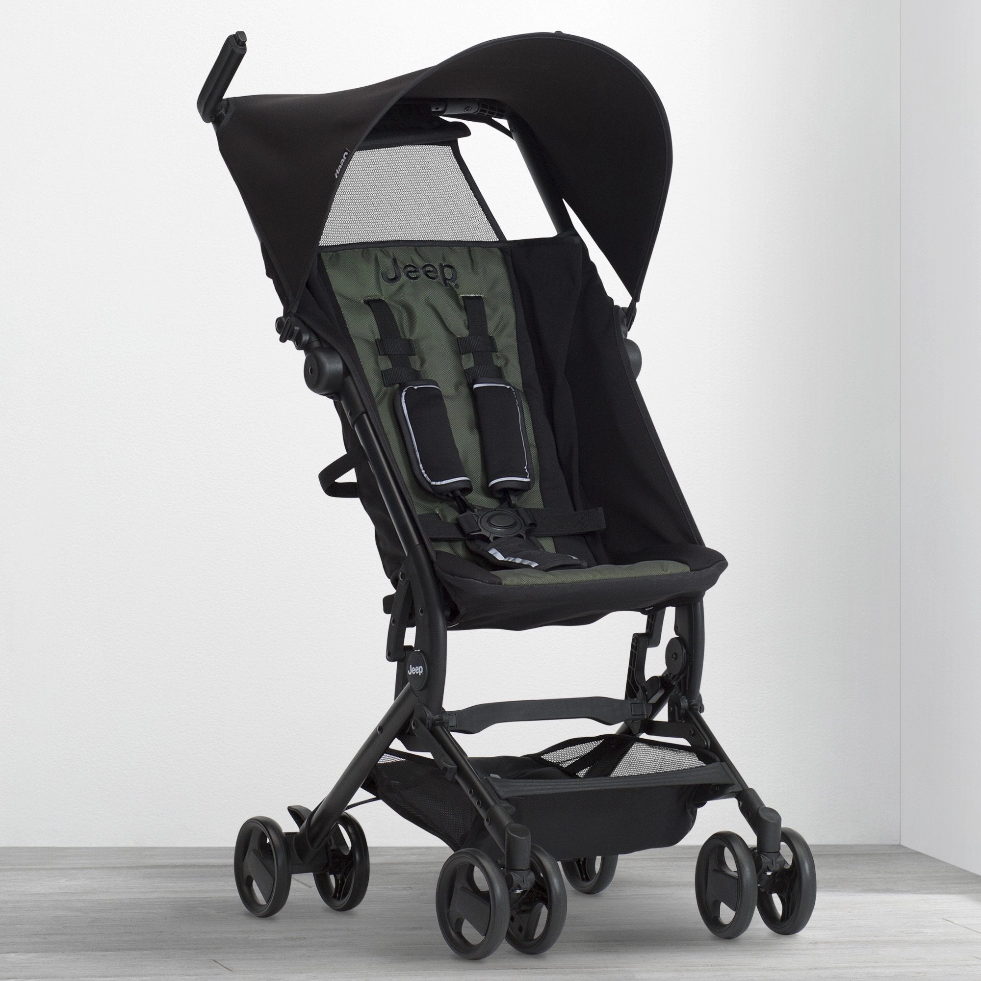 Jeep Clutch Plus Travel Stroller with Reclining Seat