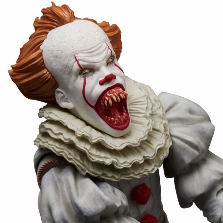 Mafex No. 093 IT (2017) Pennywise Action Figure Medicom