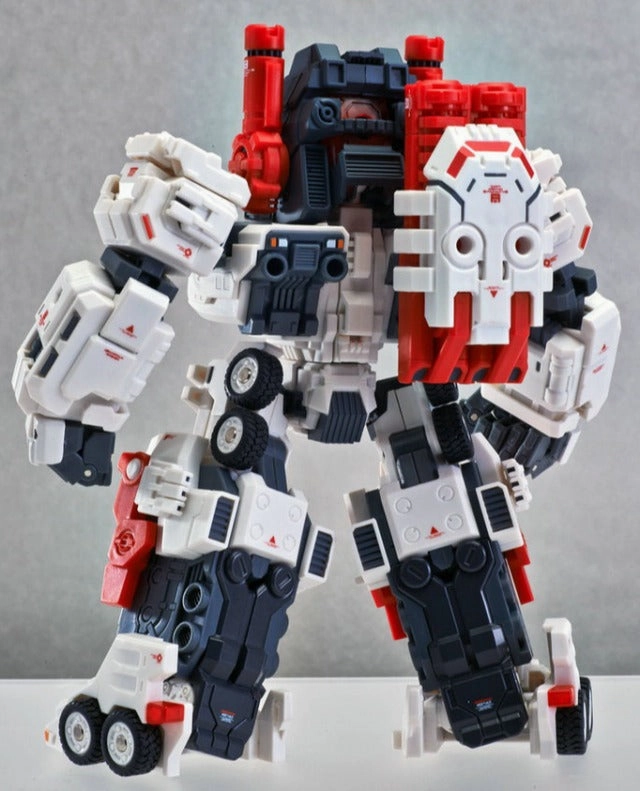 Master Made SDT-01 Mega Series and ST-03 Statue Series Titan Action Figure