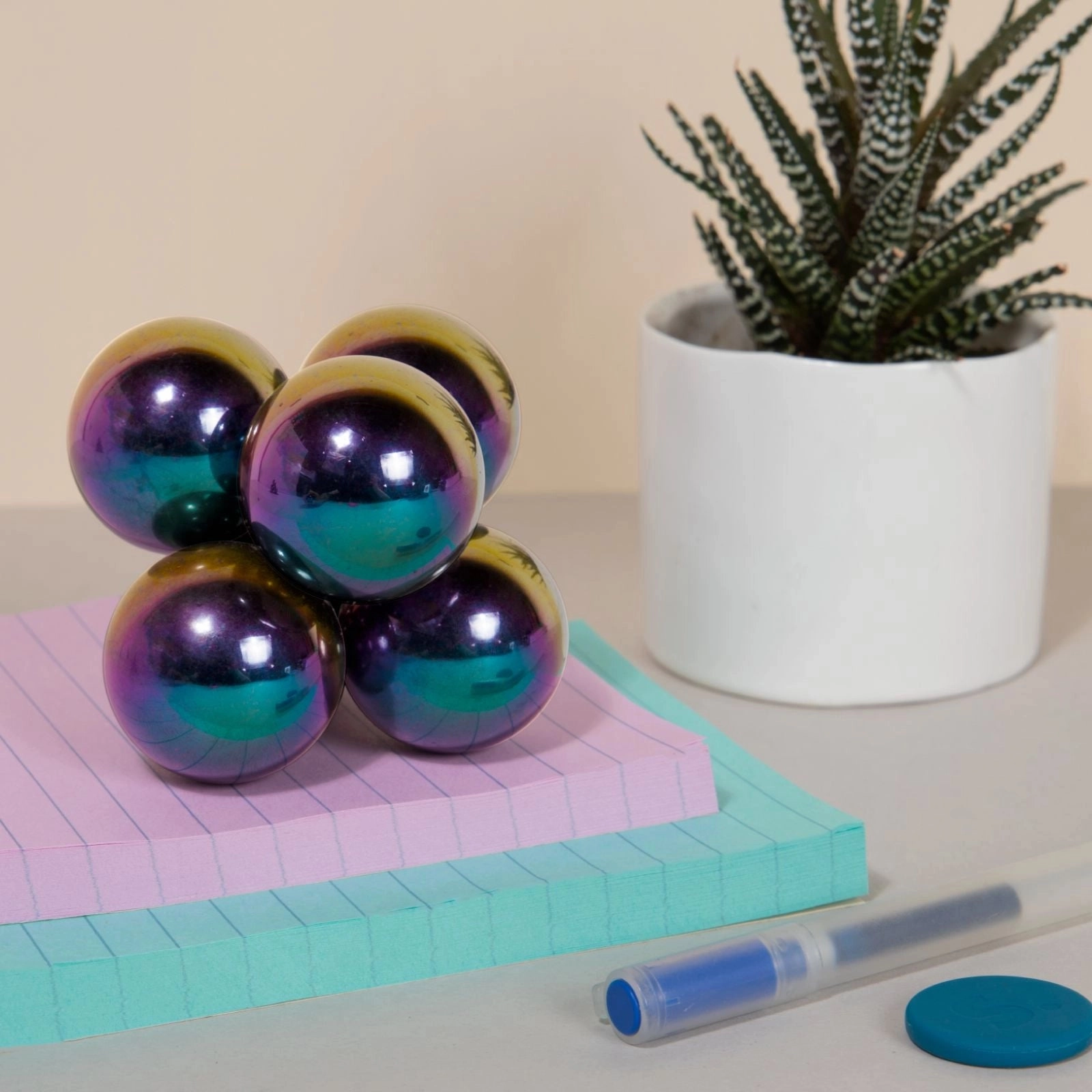 Supers 33mm Magnet Balls - Oil Slick