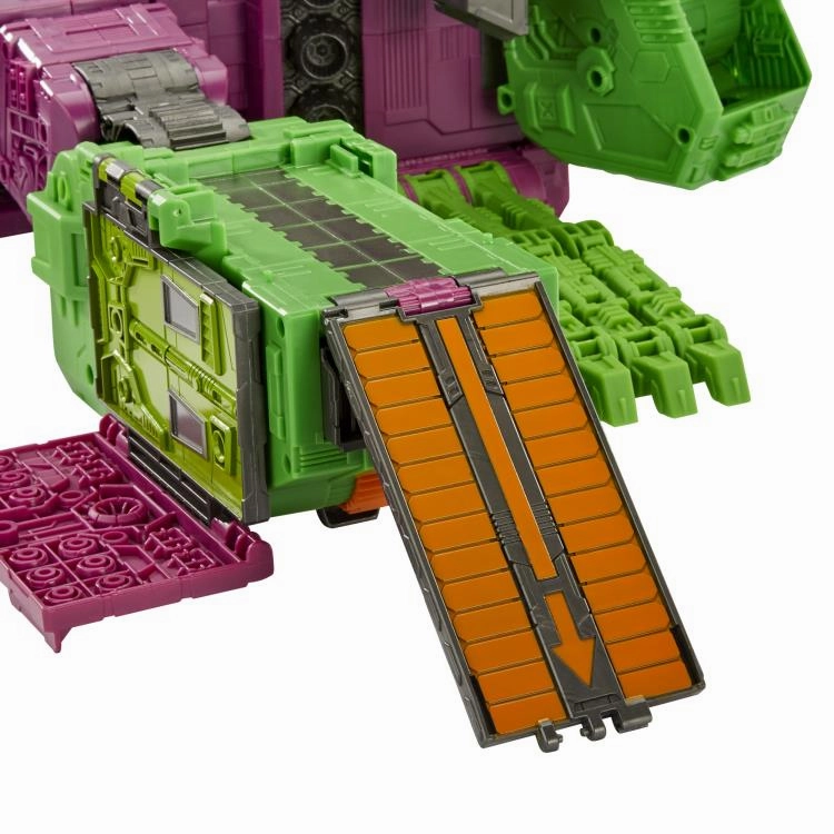 Transformers: Earthrise - Scorponok (Titan Class) - Reissue