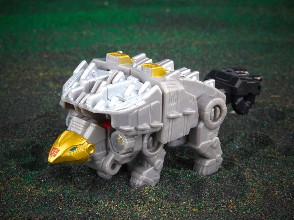 Transformers Generations Legacy Evolution Core Class Dinobot Scarr Action Figure
