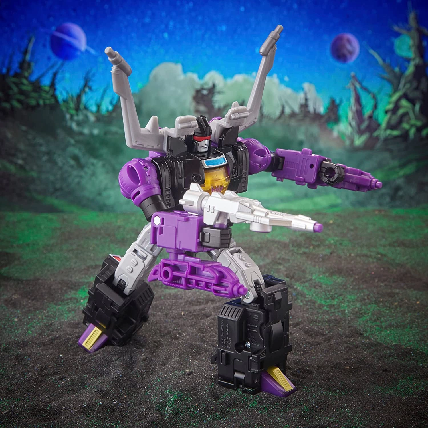 Transformers Generations Legacy Evolution Deluxe Class Shrapnel Action Figure