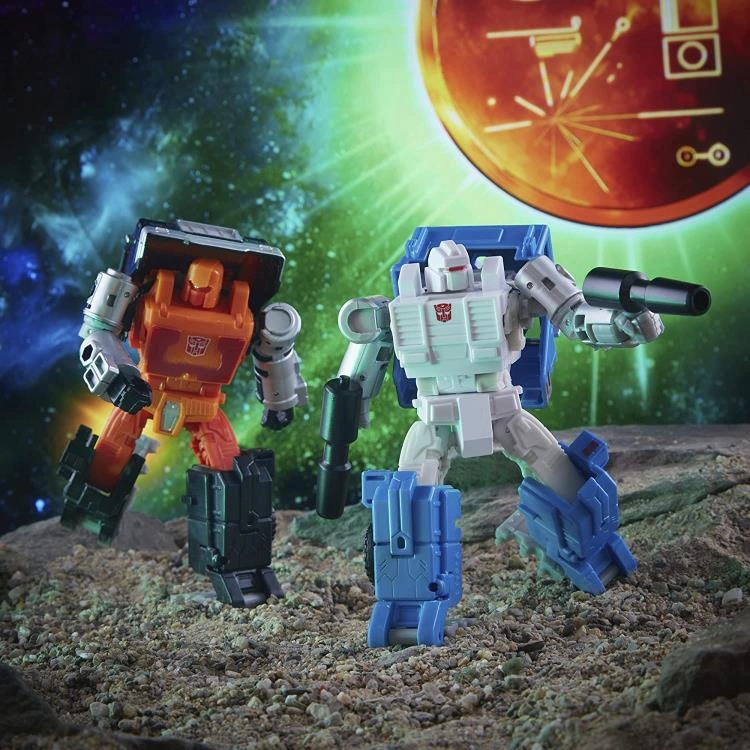 Transformers Generations War For Cybertron Golden Disk Collection Deluxe Autobot Puffer and Road Ranger Action Figure Exclusive 2-Pack