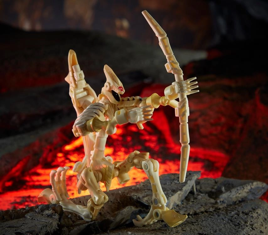 Transformers Generations War For Cybertron: Kingdom Deluxe Wingfinger Action Figure WFC-K25
