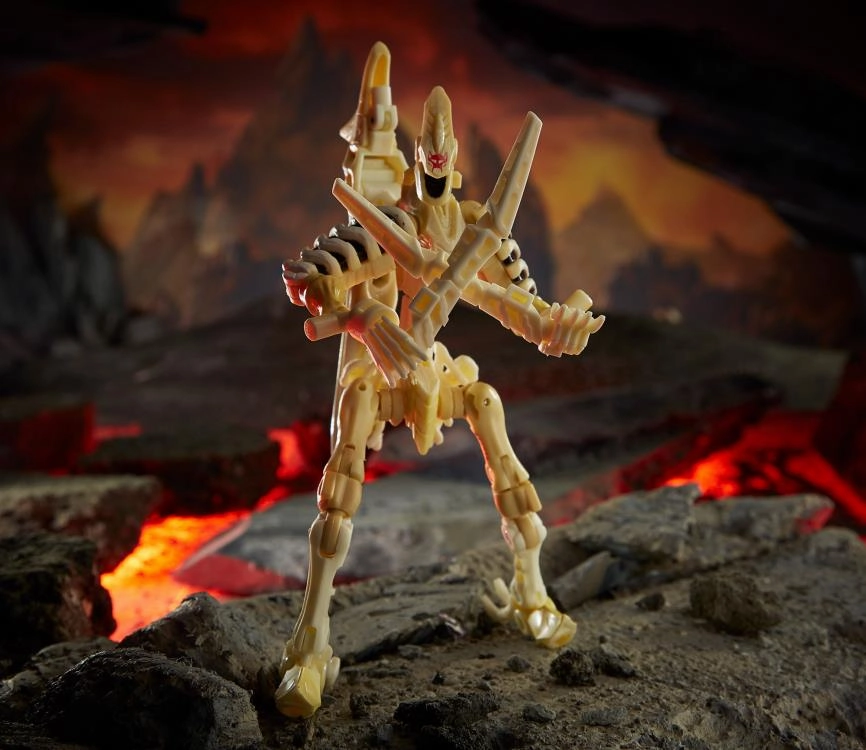 Transformers Generations War For Cybertron: Kingdom Deluxe Wingfinger Action Figure WFC-K25