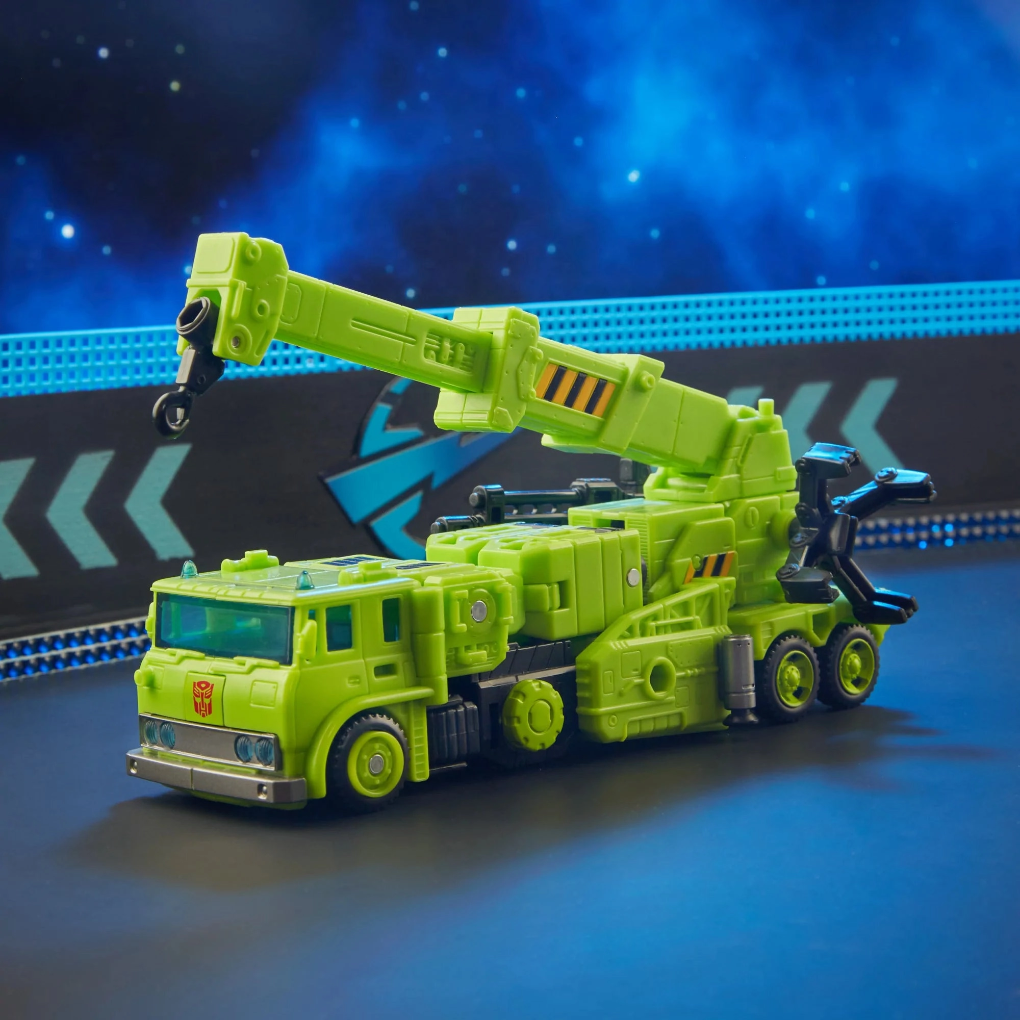 Transformers Legacy Velocitron Speedia 500 Collection Voyager Class Road Hauler Action Figure