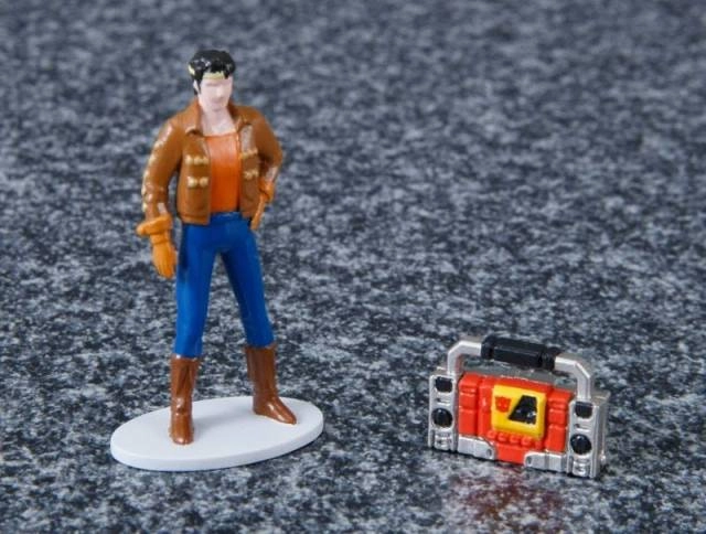 Transformers Masterpiece MP-25 Tracks Action Figure
